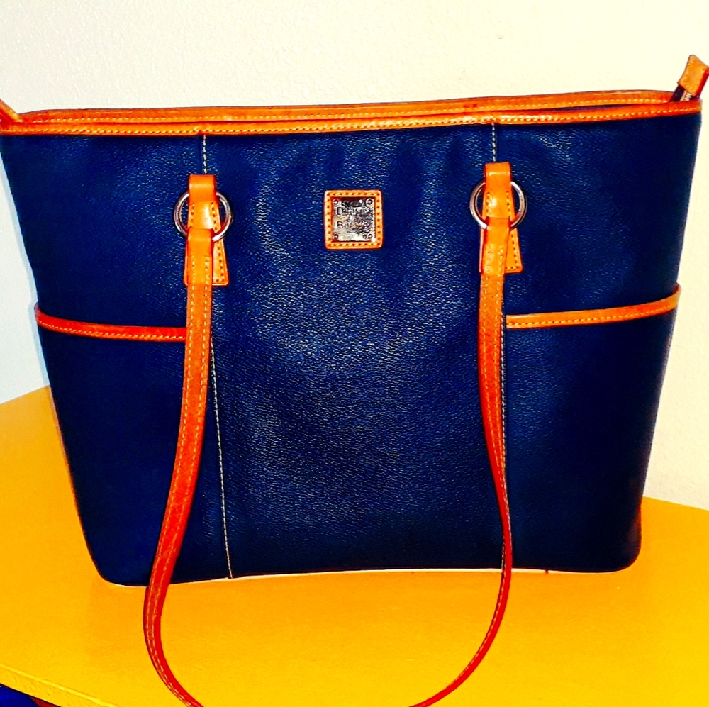 Dooney & Bourke Pebbled leather Tote